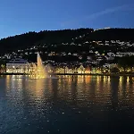 Private With A View And Garden - 12 Min From The Center * 卑爾根