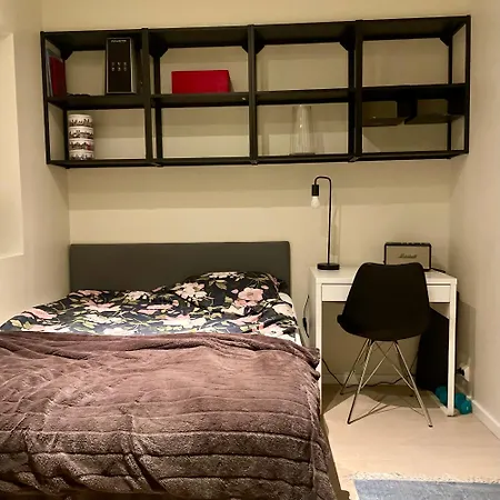 Private With A View And Garden - 12 Min From The Center Apartment