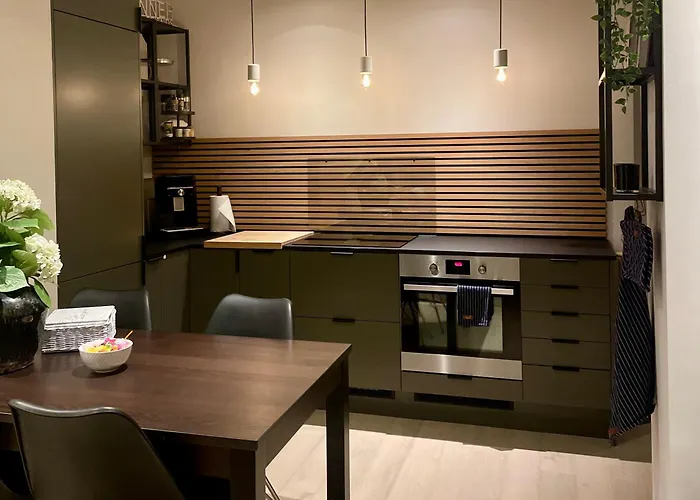 Private With A View And Garden - 12 Min From The Center