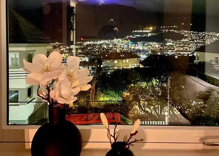 Private With A View And Garden - 12 Min From The Center Bergen