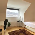 Private With A View And Garden - 12 Min From The Center Apartmán